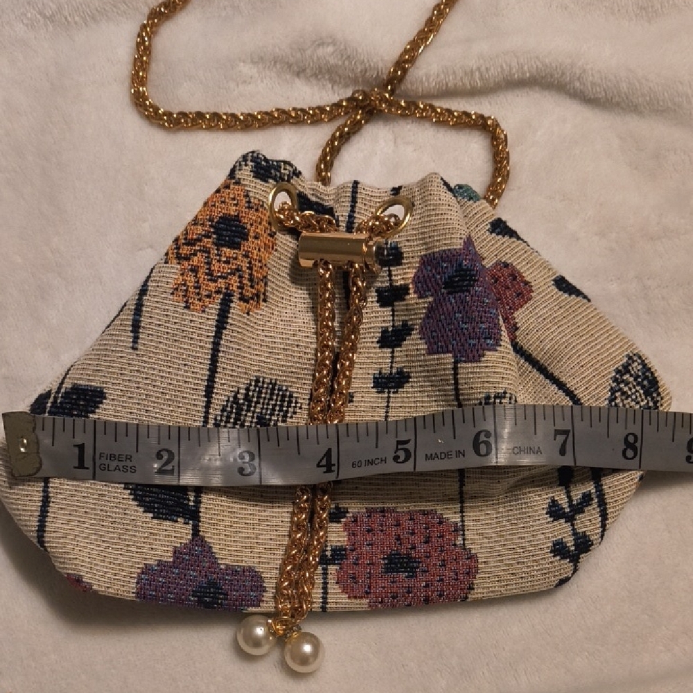 Elegant Floral Clutch with Gold Chain - Picture 2 of 2